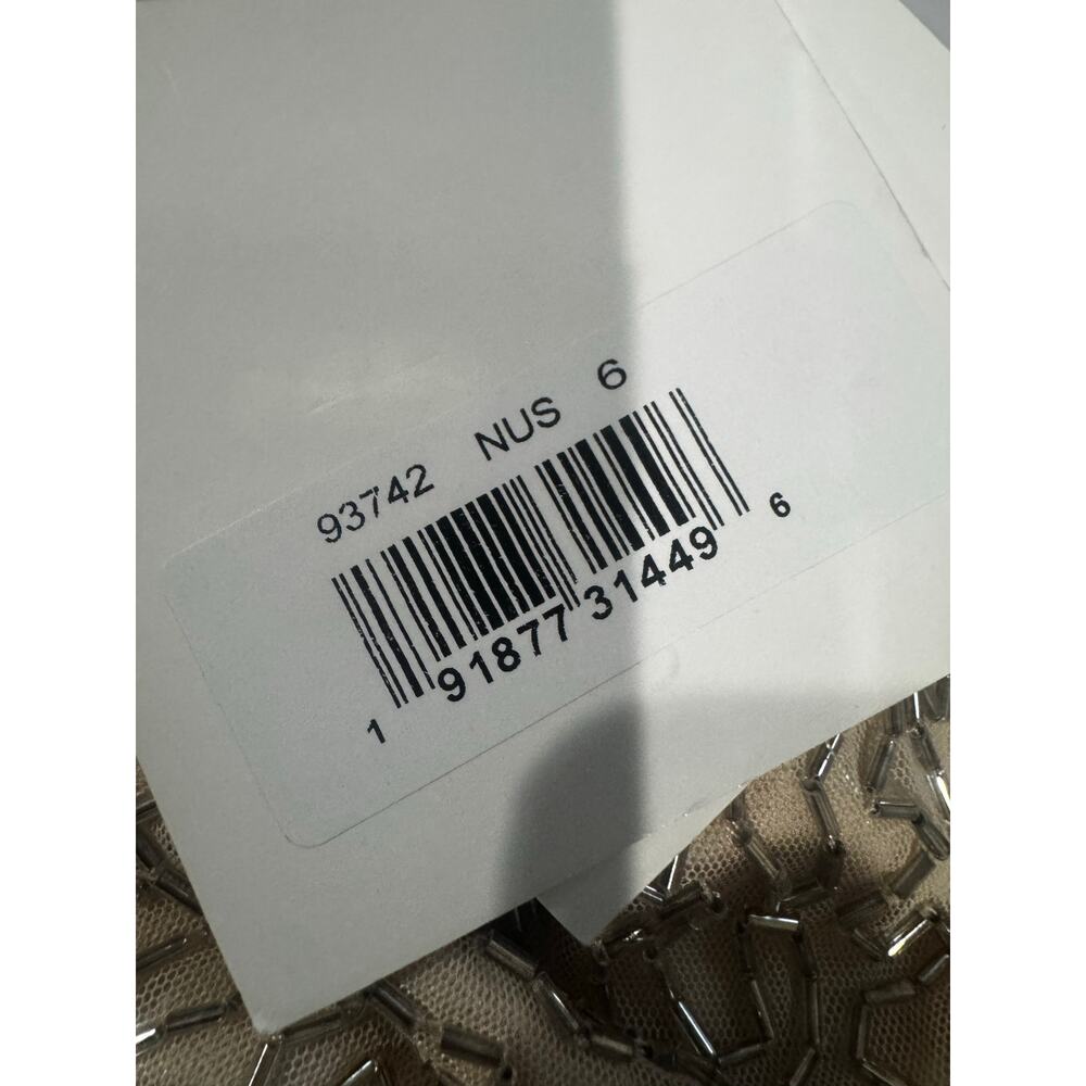 Mac Duggal Beaded Halter Neck Body Skimming Gown Silver Cream Size 6 NWT - Picture 11 of 11